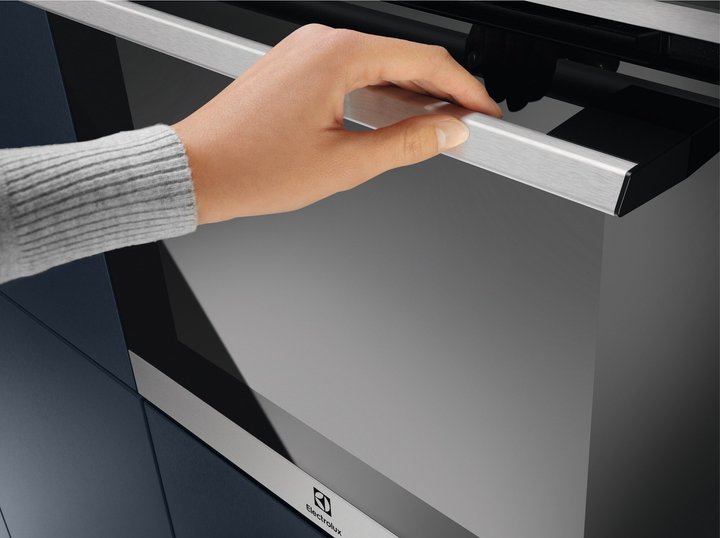 Духовой шкаф электрический Electrolux EOD5C70BX - изображение 4
