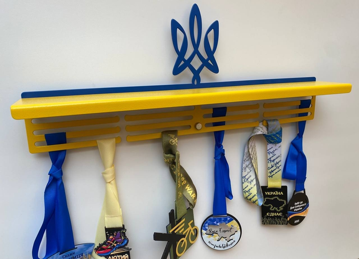 Медальниця "E-Trophy" з поличкою для кубків Герб-4 Сталева(синьо-жовта ...