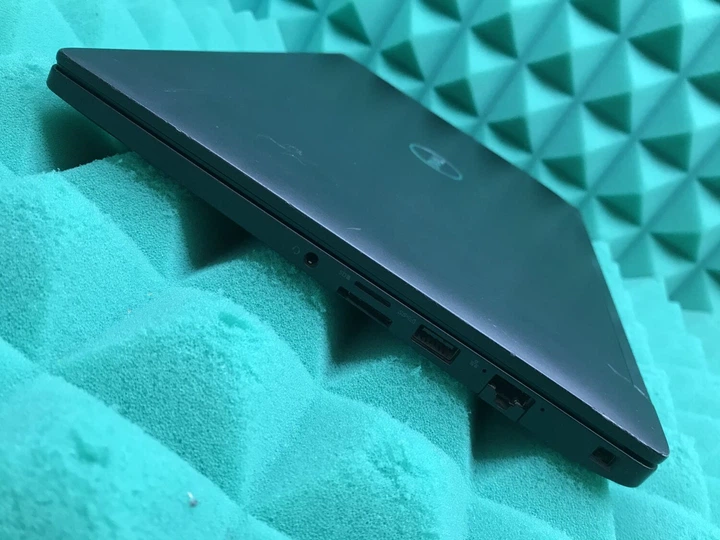 Ультрабук Dell Latitude 7390 / 13.3