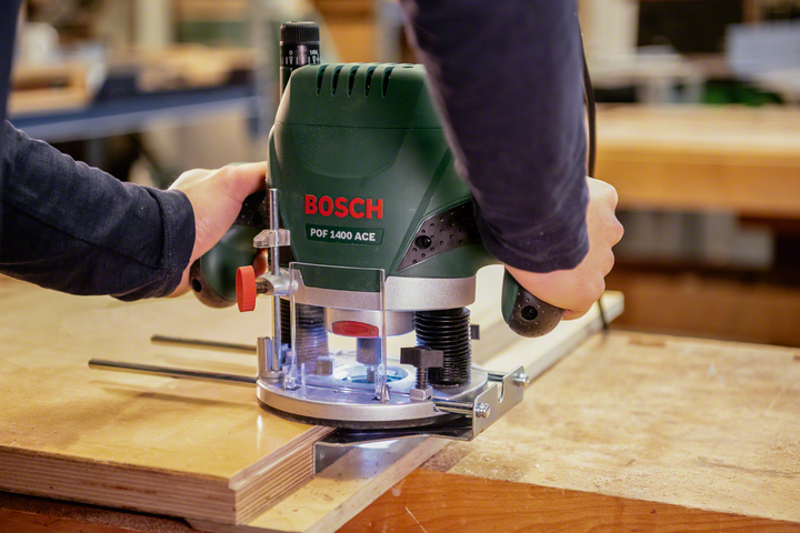 Фрезер Bosch POF 1400 ACE, Constant Electronic + Набор 6 фрез, 1400 Вт, переходник к пылесосу, чемодан (060326C801) - Фото 11 Фрезер Bosch POF 1400 ACE, Constant Electronic + Набор 6 фрез, 1400 Вт, переходник к пылесосу, чемодан (060326C801) - изображение 11