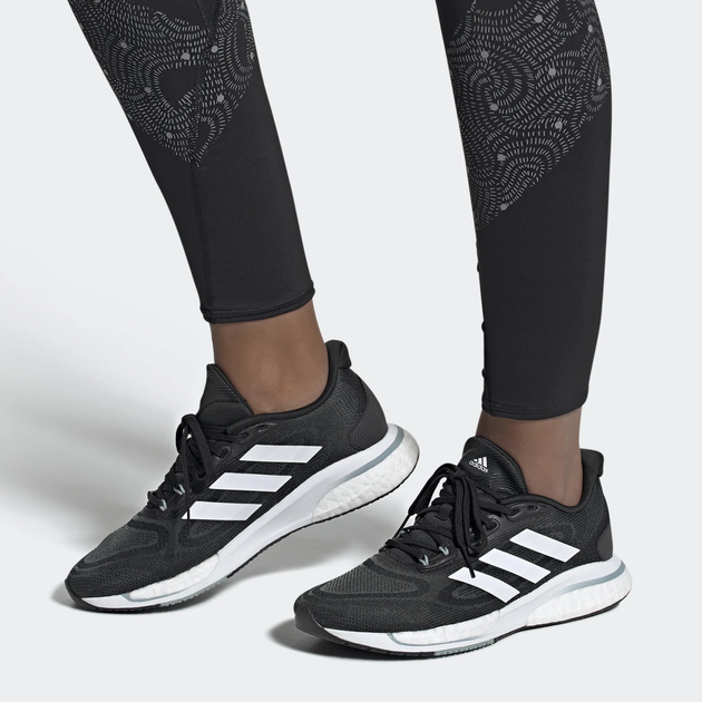 Жіночі кросівки для бігу Adidas Supernova GX2905 41.5 (7.5UK) 26 см Чорні (4065419917475) - зображення 2