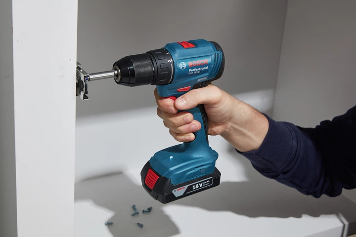Бесщеточная аккумуляторная дрель-шуруповерт Bosch Professional GSR