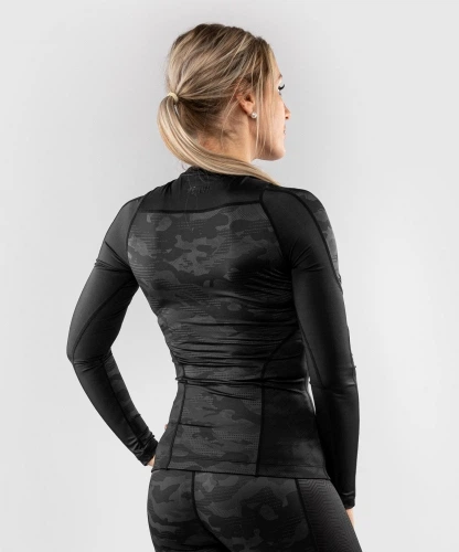 Женский рашгард Venum Defender Rashguard Long Sleeves Black Black (VENUM-03827-114-L) - изображение 3