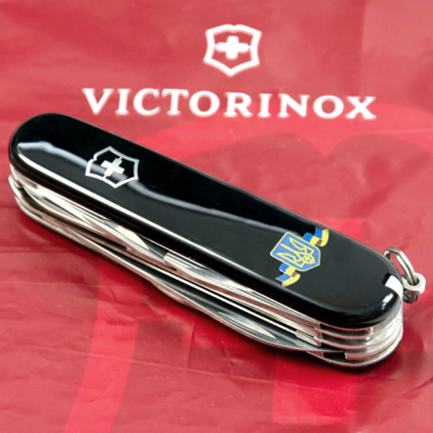 Нож Victorinox Huntsman Ukraine Black "Герб України Зі Стрічкою" (1.3713.3_T1010u) - изображение 2