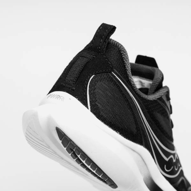 Жіночі кросівки для бігу Saucony Kinvara 13 S10723-05 38.5 (7.5US) 24 см Чорні (195017379192) - зображення 4