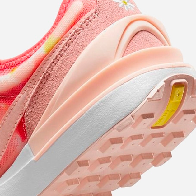 Жіночі кросівки для бігу Nike Waffle One DM9477-800 36 (4Y) Коралові (19524151237216) - зображення 9