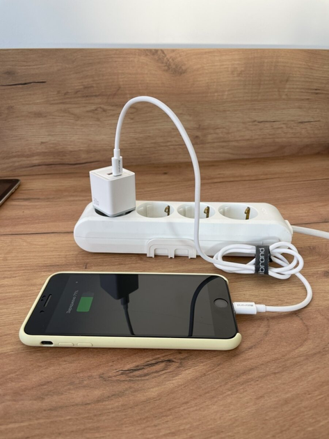 Зарядка для телефону Mibrand 30Вт с двома виходами: USB та Type-C | Зарядний пристрій | Блок для заряджання гаджетів MIWC/30UCW - Фото 5 Зарядка для телефону Mibrand 30Вт с двома виходами: USB та Type-C | Зарядний пристрій | Блок для заряджання гаджетів MIWC/30UCW - зображення 5