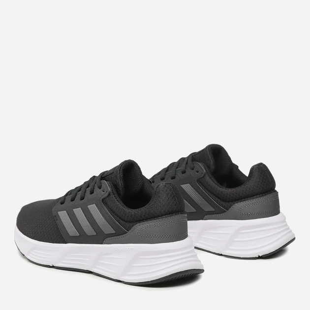 Чоловічі кросівки для бігу adidas Galaxy 6 HP2423 40.5 (7UK) 25.5 см Чорні (4066748603732) - зображення 3