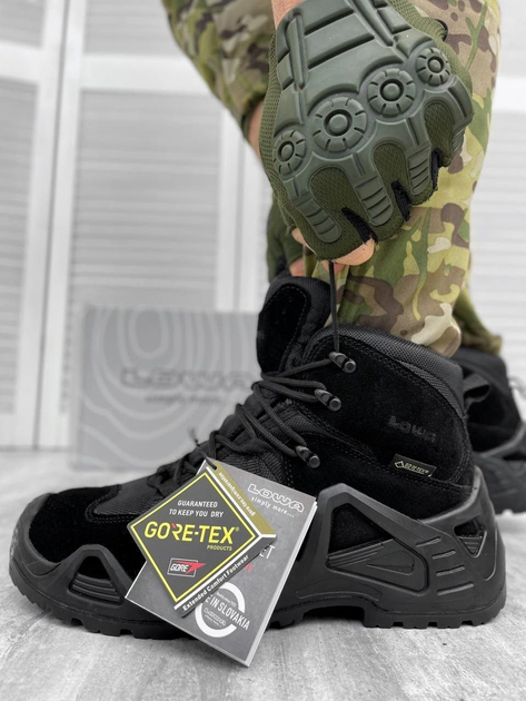 Мужские Тактические кроссовки LOWA black розмер 43 - изображение 1