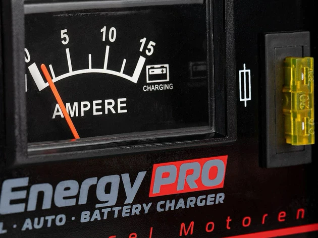 Зарядное устройство для автомобильного аккумулятора 8А 12V стрелка металл. Heyner PRO 930800 - изображение 4