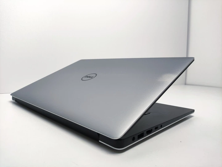 Dell XPS 15 9560 4Kタッチ 16GB 512GB GTX Ноутбук Dell XPS 15 9560 15.6 Touch 4K IPS Core i5-7300HQ 16GB SSD