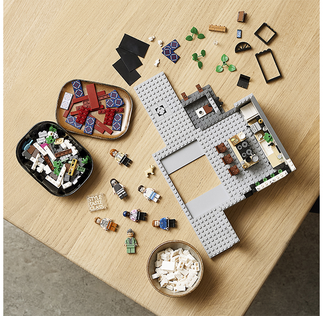 Zestaw klocków LEGO Creator Expert Queer Eye - Mieszkanie Fab Five 974 elementy (10291) - obraz 4
