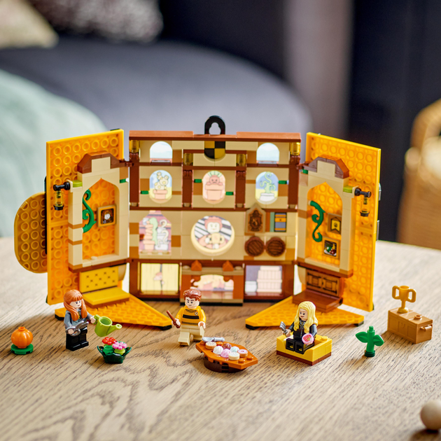 Конструктор LEGO Harry Potter Прапор гуртожитку Гафелпаф 313 деталей (76412) - зображення 8