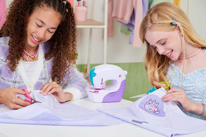 Zestaw do gry Spin Master Cool Maker: maszyna do szycia z akcesoriami Fashion Studio (6063925) - obraz 4