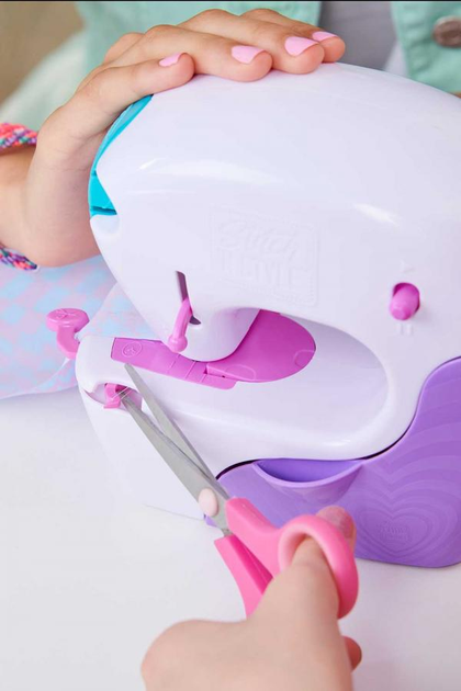 Zestaw do gry Spin Master Cool Maker: maszyna do szycia z akcesoriami Fashion Studio (6063925) - obraz 6