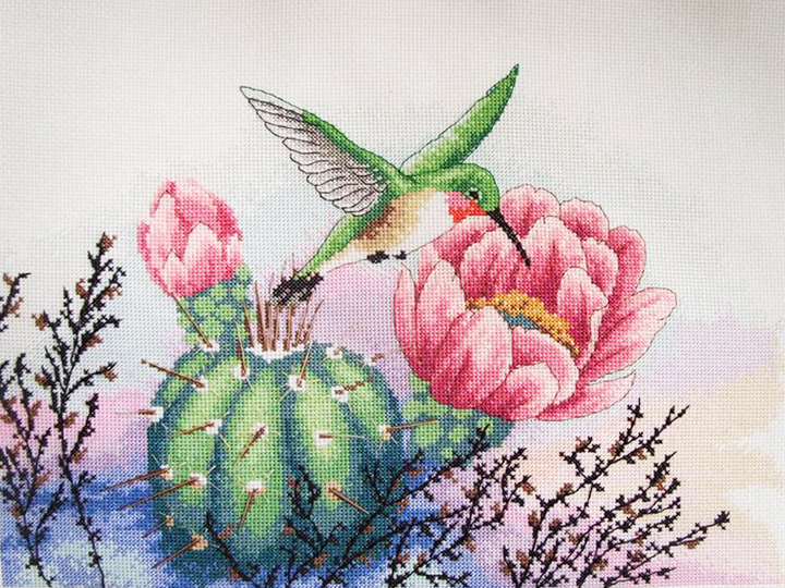 Схема вышивки - Колибри на красном цветке