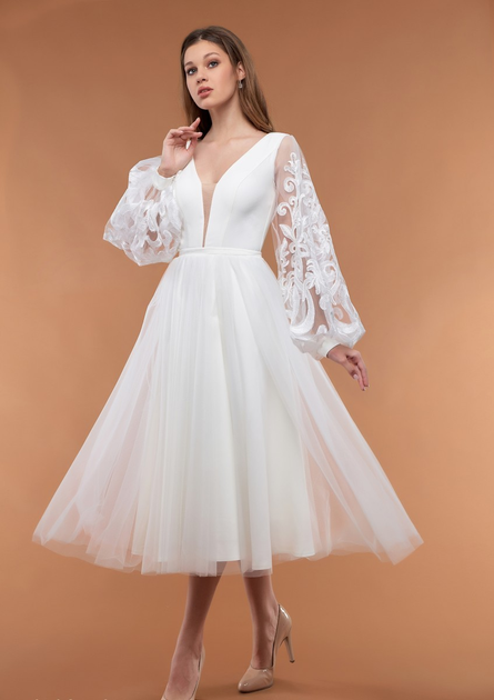 Свадебное / Нарядное платье с пышной юбкой миди (белый)