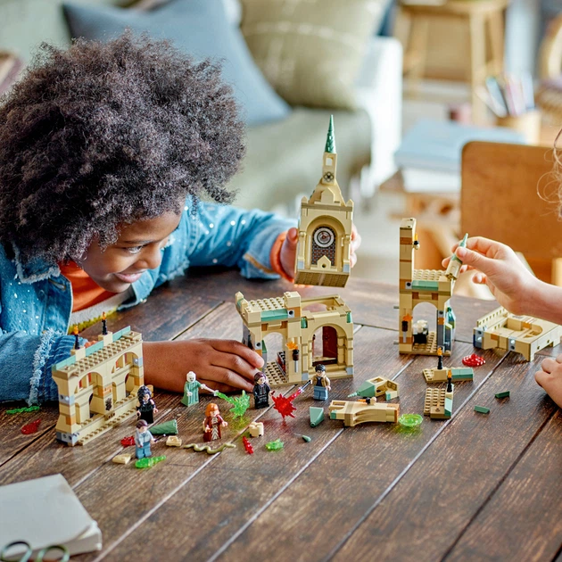 Zestaw klocków LEGO Harry Potter Bitwa o Hogwart 730 elementów (76415) - Zdjęcie 4 Zestaw klocków LEGO Harry Potter Bitwa o Hogwart 730 elementów (76415) - obraz 4