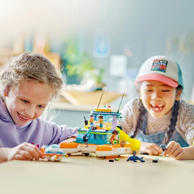 Zestaw klocków LEGO Friends Morska łódź ratunkowa 717 elementów (41734) - obraz 3