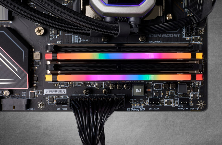 Оперативна пам'ять Corsair DDR4-3200 16384MB PC4-25600 (Kit of 2x8192) Vengeance RGB Pro SL Black (CMH16GX4M2Z3200C16) - зображення 4