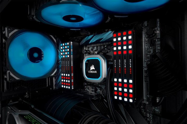 Оперативна пам'ять Corsair DDR4-3600 16384MB PC4-28800 (Kit of 2x8192) Dominator Platinum RGB Black (CMT16GX4M2C3600C18) - зображення 5