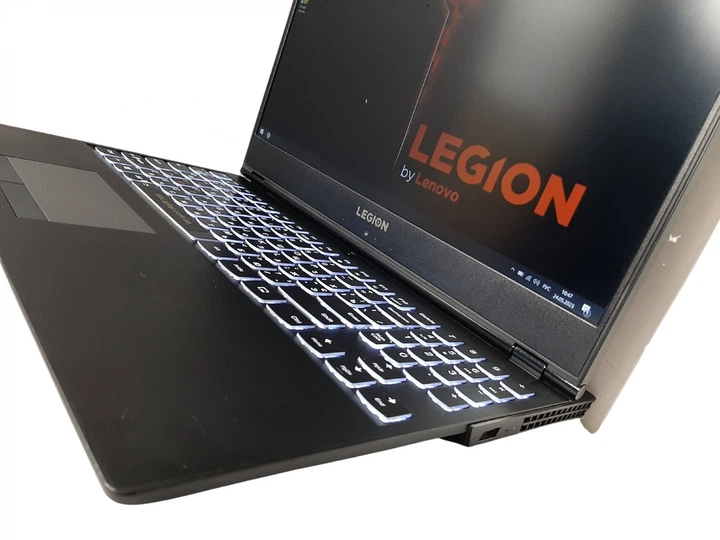 Ноутбук б/в Lenovo Legion Y530-15 IPS i5-8300H 4.0ГГц 16/256SSD+2Тб GTX 1050Ti 4Гб - зображення 2