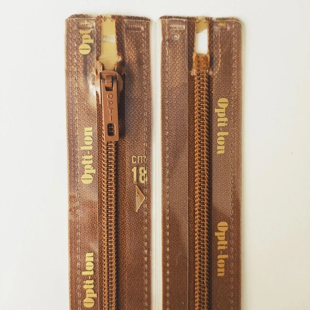 Спиральная неразъемная молния с механическим фиксатором 3 Opti, коричневый, 180 - Фото 1 Спиральная неразъемная молния с механическим фиксатором 3 Opti, коричневый, 180 - изображение 1