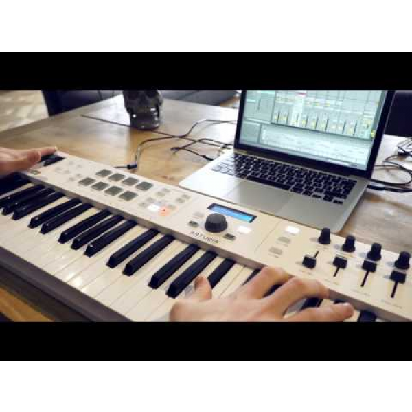 MIDI-клавіатура Arturia KeyLab Essential 49 + Arturia Pigments - Фото 5 MIDI-клавіатура Arturia KeyLab Essential 49 + Arturia Pigments - изображение 5