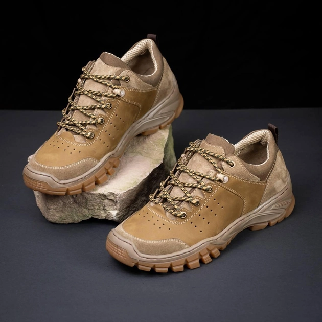 Ботинки кроссовки тактическая обувь легкие (лето) натуральная гидрофобная кожа усиленная пятка и носок Койот 42 - изображение 1