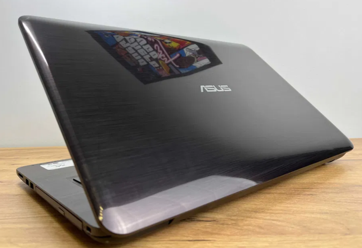 Игровой ноутбук Asus X756U / 17.3" IPS / Intel Core i5-7200U (2(4) ядра по 2.5-3.1 GHz) / 8GB DDR4 / 256GB SSD Micron+1000GB HDD / GeForce 940MX, 2GB GDDR5, 64-bit / WebCam / Win 10 Pro Lic б/у - Фото 5 Игровой ноутбук Asus X756U / 17.3" IPS / Intel Core i5-7200U (2(4) ядра по 2.5-3.1 GHz) / 8GB DDR4 / 256GB SSD Micron+1000GB HDD / GeForce 940MX, 2GB GDDR5, 64-bit / WebCam / Win 10 Pro Lic б/у - изображение 5