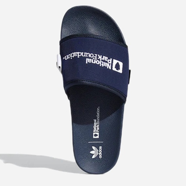 Klapki damskie sportowe adidas Adilette National Park Foundation FY5174 40.5 (7UK) 25.5 cm Granatowe (4064043613852) - obraz 5