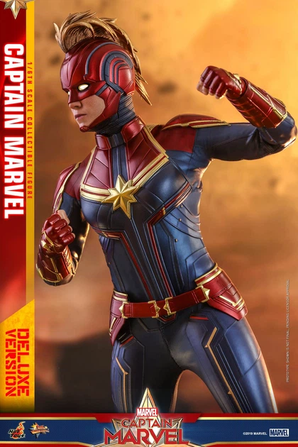 Коллекционная фигурка Hot Toys Капитан Марвел (делюкс) – игрушки с