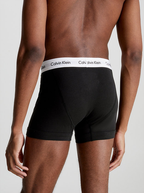 Набір трусів-боксерів чоловічих Calvin Klein Underwear 3P Trunk 0000U2662G-001 S 3 шт Чорний (5051145283372) - зображення 3