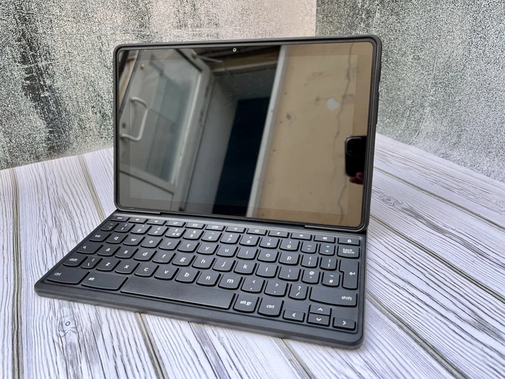 Планшет Lenovo Chromebook 10e  Full HD  IPS  MediaTek  4 GB