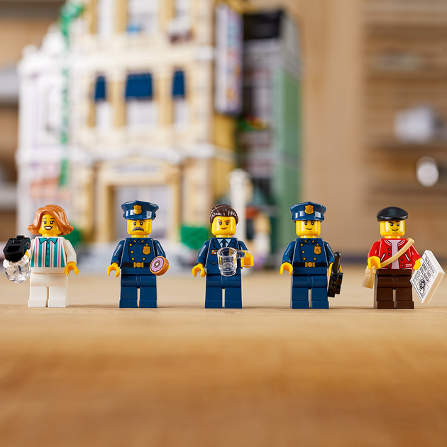 Zestaw klocków LEGO Creator Expert Posterunek policji 2923 elementy (10278) - obraz 7