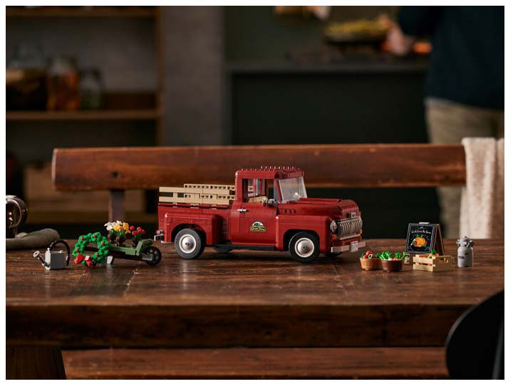 Zestaw klocków LEGO Creator Expert Pickup 1677 elementów (10290) - obraz 10