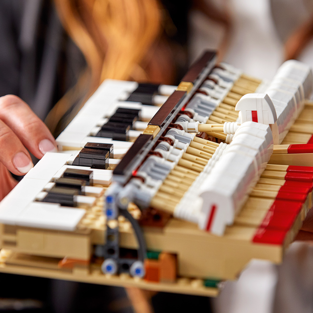Zestaw klocków LEGO Ideas Fortepian 3662 części (21323) - obraz 6