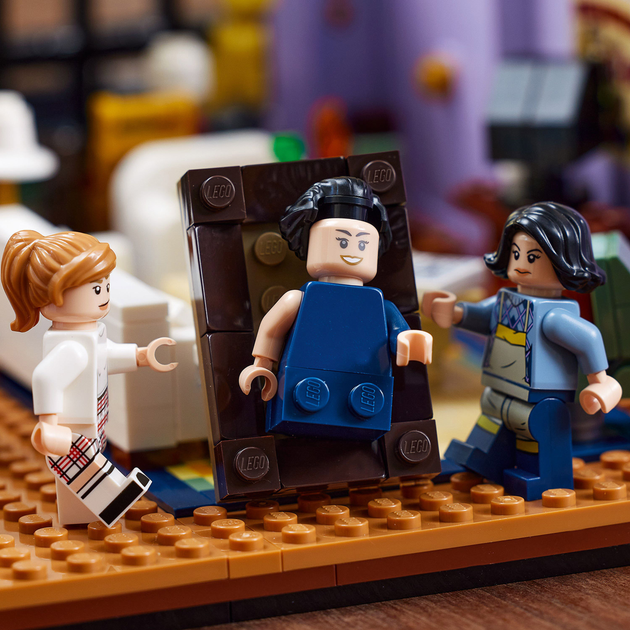 Конструктор LEGO Квартира героїв серіалу Друзі 2048 деталей (10292) - зображення 7