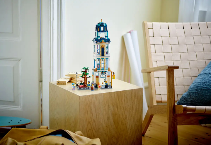 Конструктор LEGO Центральна вулиця 1459 деталей (31141) - зображення 5