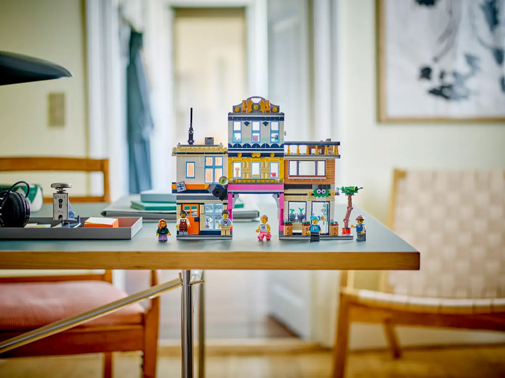 Конструктор LEGO Центральна вулиця 1459 деталей (31141) - зображення 6