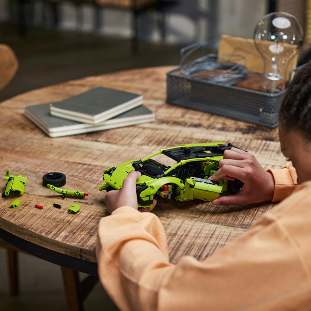 Конструктор LEGO Technic Lamborghini Huracan Tecnica 806 деталей (42161) - зображення 5