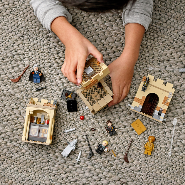 Конструктор LEGO Harry PotterГоґвортс: перший урок польотів 264 деталі (76395) - зображення 4
