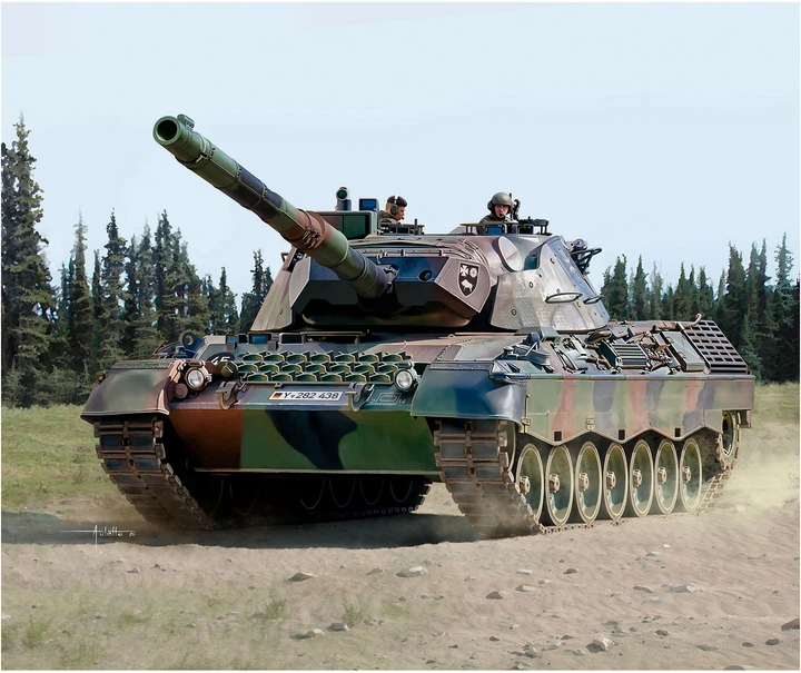 Model do sklejania Revell Czołg Leopard 1A5 Poziom 4 Skala 1:35 (4009803033204) - obraz 8
