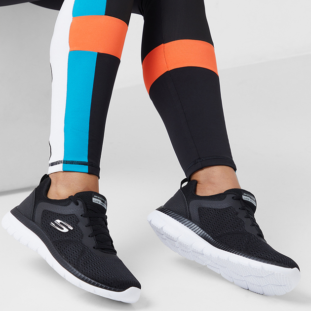 Buty sportowe damskie z siatki Skechers 12607-BKW 37 (7US) 24 cm Czarne (193642627206) - obraz 2