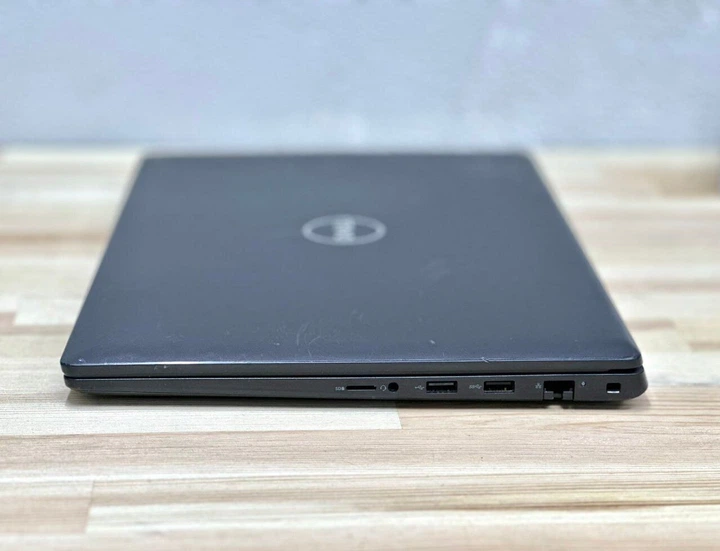 Ноутбук Dell Latitude 3510 / 15.6