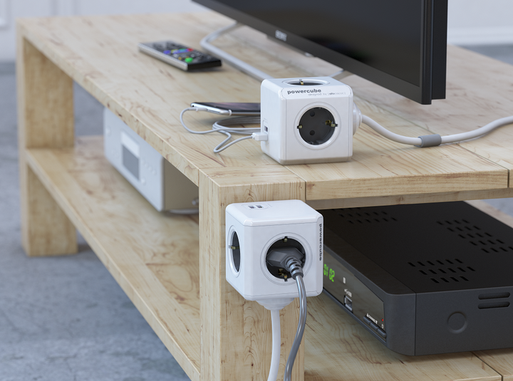 Мережевий подовжувач Allocacoc PowerCube Extended з заземленням 4 розетки 2 USB 1.5 м, сірий (1402GY/DEEUPC) - Фото 5 Мережевий подовжувач Allocacoc PowerCube Extended з заземленням 4 розетки 2 USB 1.5 м, сірий (1402GY/DEEUPC) - изображение 5