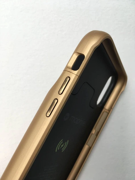 Чехол-аккумулятор с беспроводной зарядкой Mophie Juice Pack Access Power Bank 2000 mAh для Iphone X/XS Gold - Фото 7 Чехол-аккумулятор с беспроводной зарядкой Mophie Juice Pack Access Power Bank 2000 mAh для Iphone X/XS Gold - изображение 7