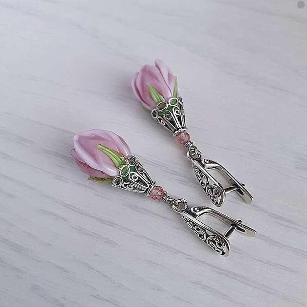 Черненные сережки Hand Made с бутонами магнолии из муранского стекла от ...