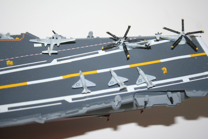 Модель для сборки 1/700 Авианосец Адмирал Кузнецов