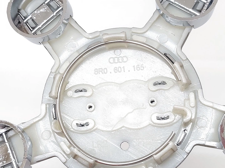 Колпачок Audi Q5 8R0601165 заглушка на литые диски Серый - Фото 4 Колпачок Audi Q5 8R0601165 заглушка на литые диски Серый - изображение 4